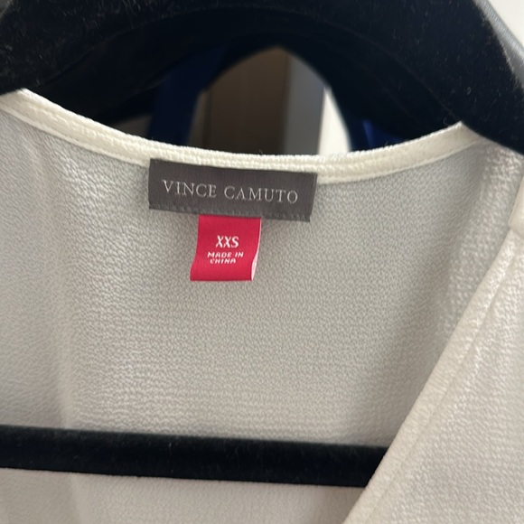 Vince Camuto Shirt with swing arms xxs - Picture 2 of 3